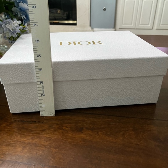 Christian Dior large white shoe box. - Picture 7 of 7